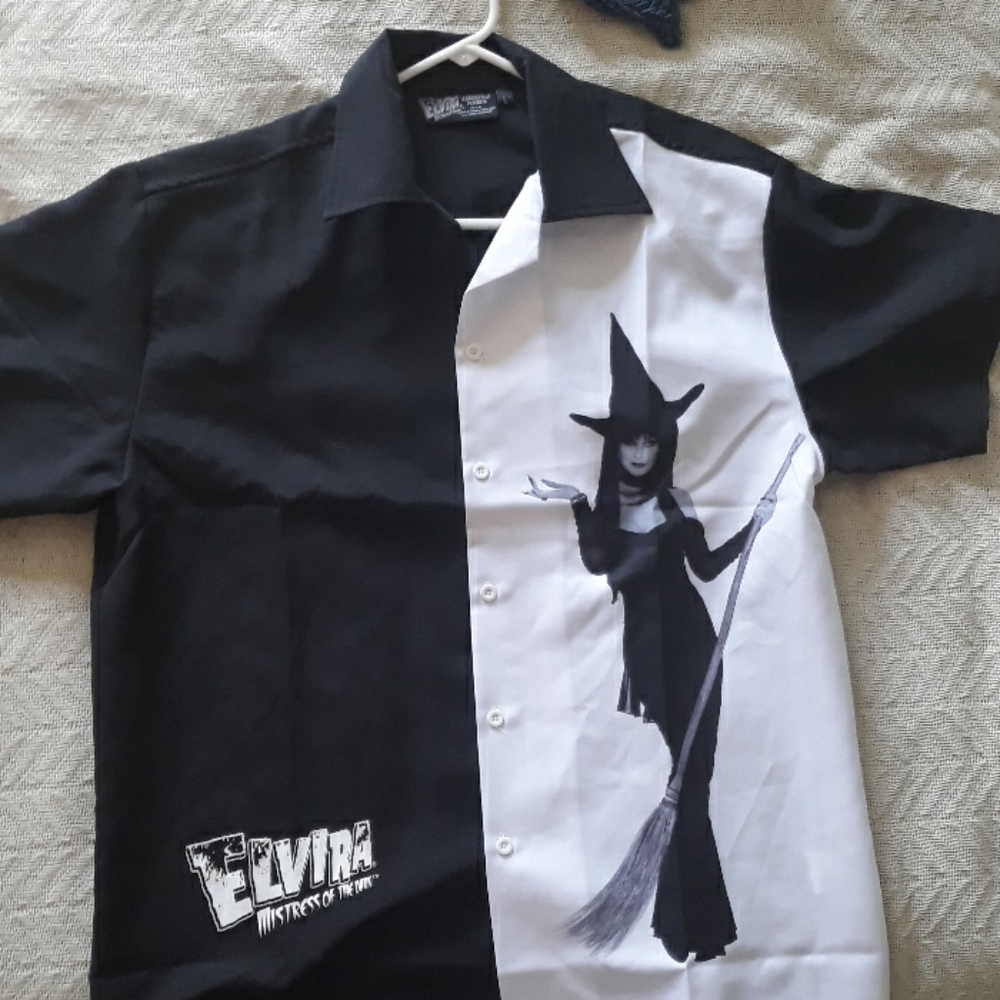 Elvira Mistress of the Dark bowling shirt L
